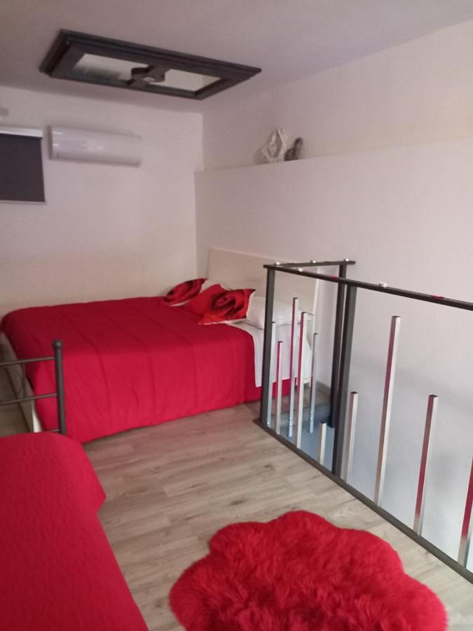 Suite Holiday House Bonaccorso คาตาเนีย ภายนอก รูปภาพ