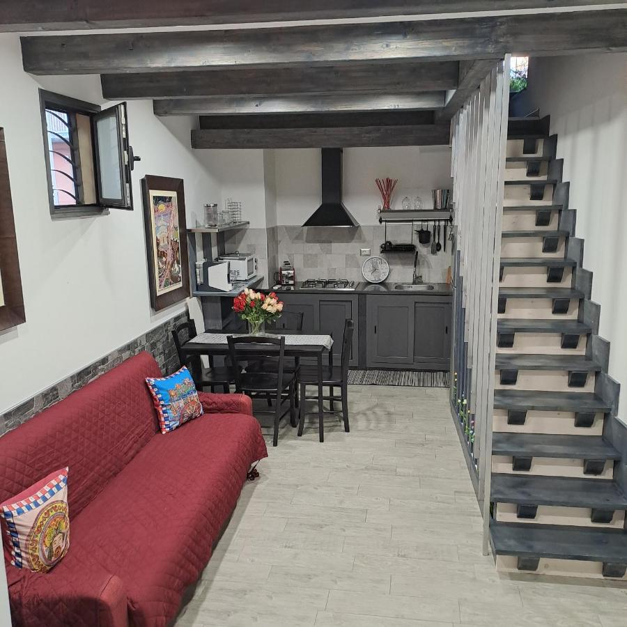 Suite Holiday House Bonaccorso คาตาเนีย ภายนอก รูปภาพ